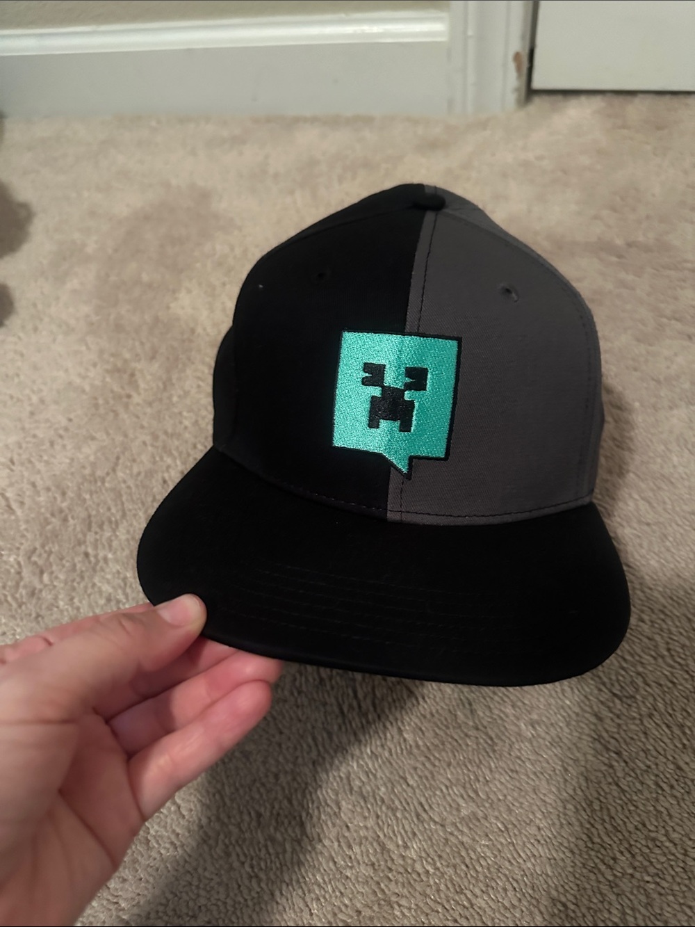 Black & Gray Snapback Hat with Teal Minecraft Creeper Patch youth new
